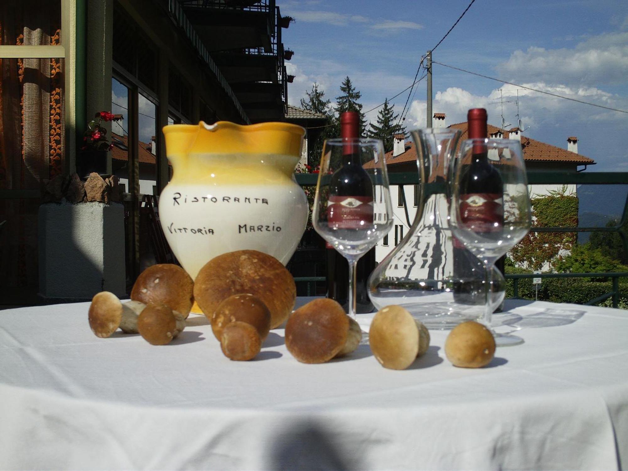 Budget Hotel Vittoria & Ristorante Marzio Dış mekan fotoğraf