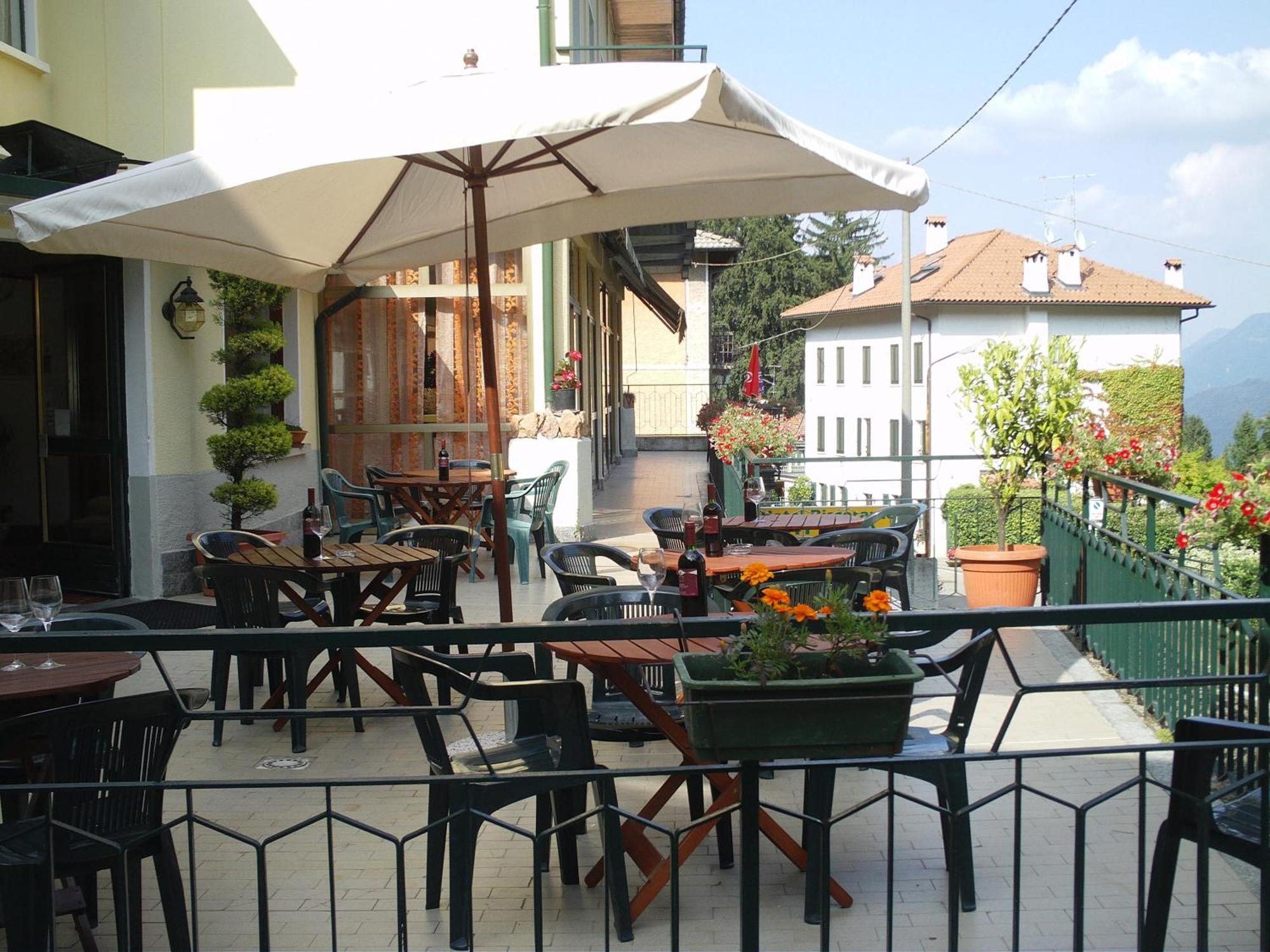 Budget Hotel Vittoria & Ristorante Marzio Dış mekan fotoğraf