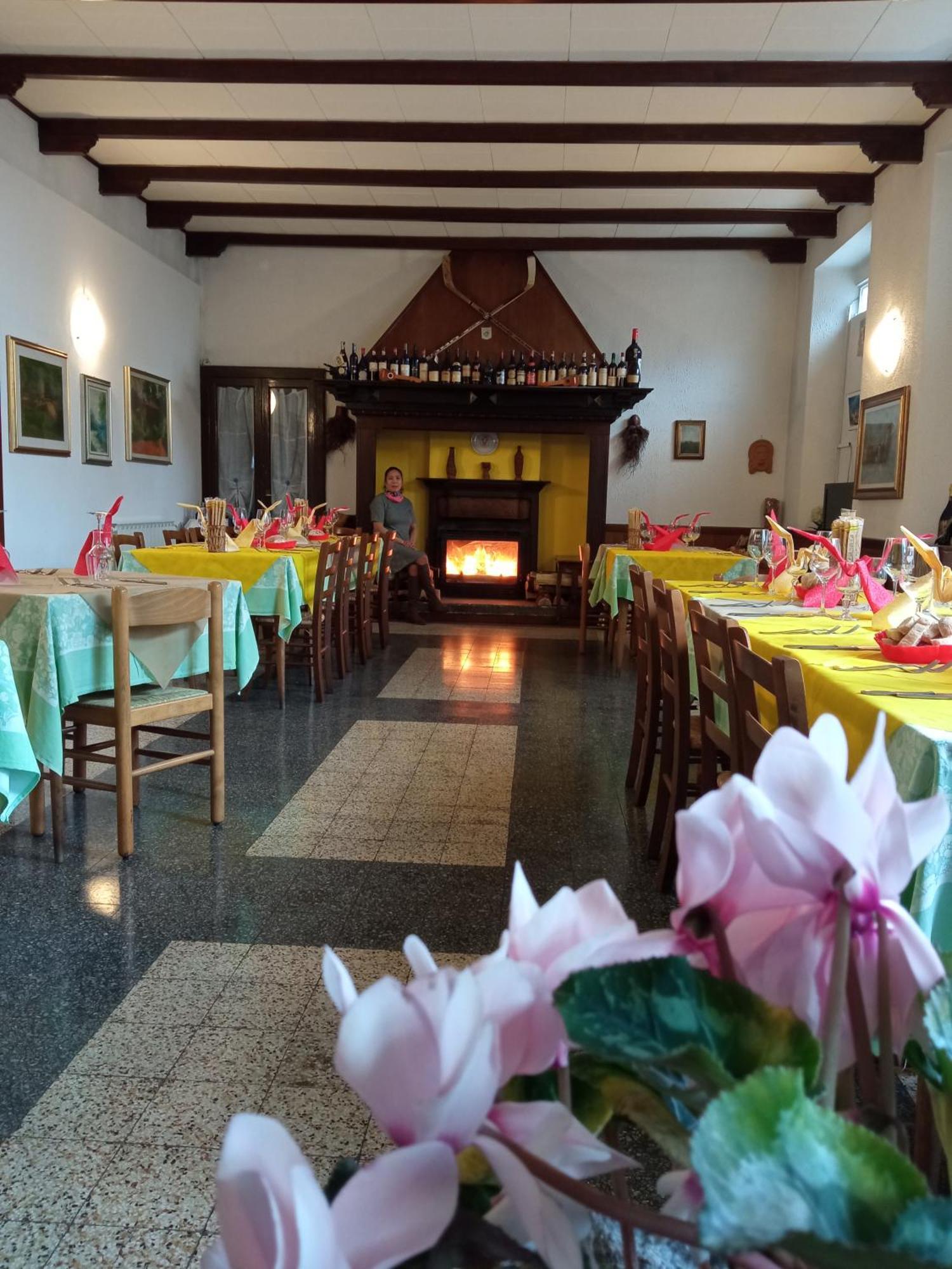 Budget Hotel Vittoria & Ristorante Marzio Dış mekan fotoğraf